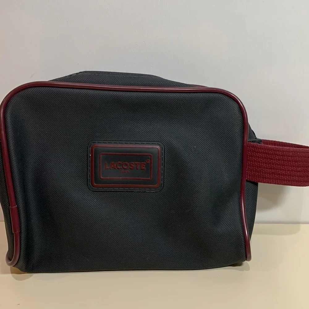 Chemise Lacoste Toiletry Bag - Picture 3 of 8